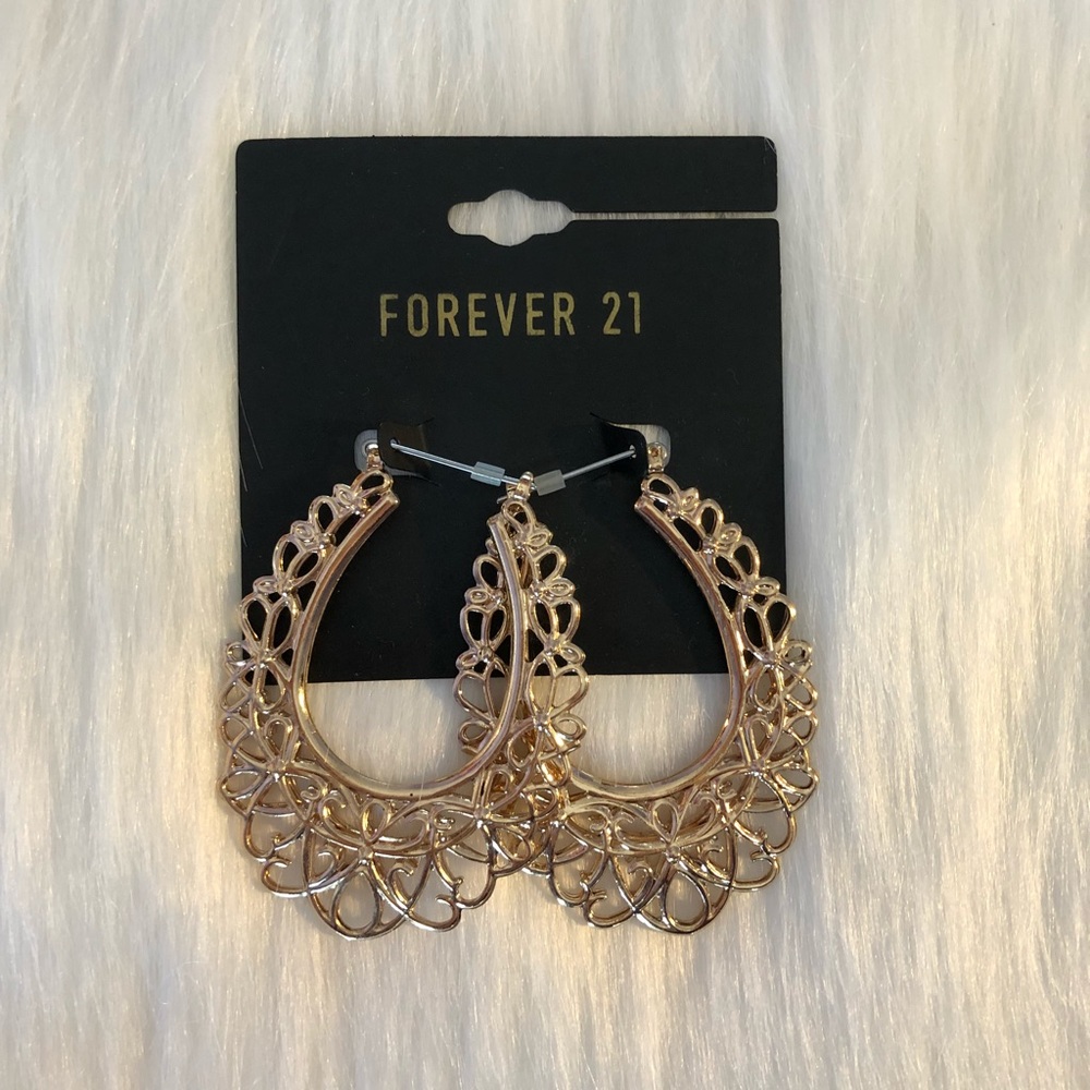 ✨ Forever 21 Golden Earrings ✨